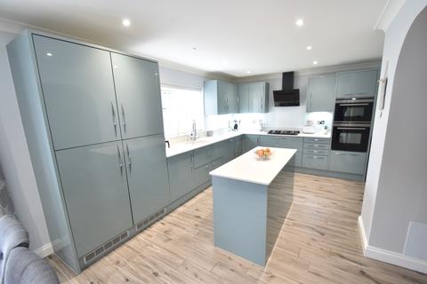 71 Hawkfields, Luton, LU2 7NW