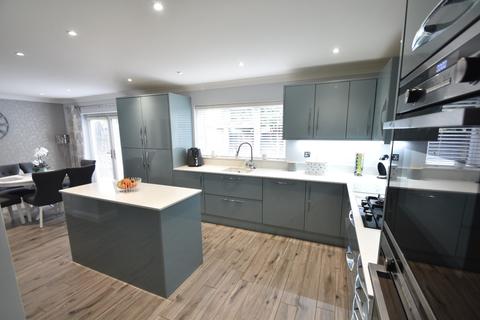 71 Hawkfields, Luton, LU2 7NW