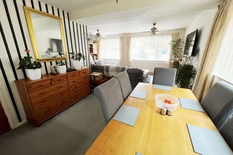 310 Acre Lane, Northampton, NN2 8PY