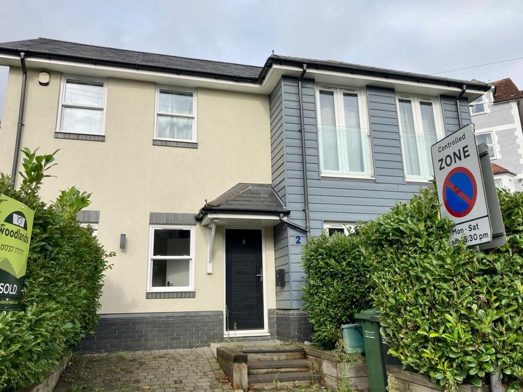 Garlands Road, Redhill 2 bed apartment £1,350 pcm (£312 pw)