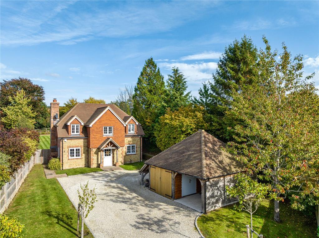 Upperfield, Easebourne, Midhurst, West Sussex, GU29 3 bed detached