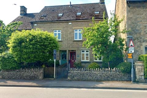 4 bedroom terraced house for sale, Beaufort Court, Chesterton Lane, Cirencester, GL7
