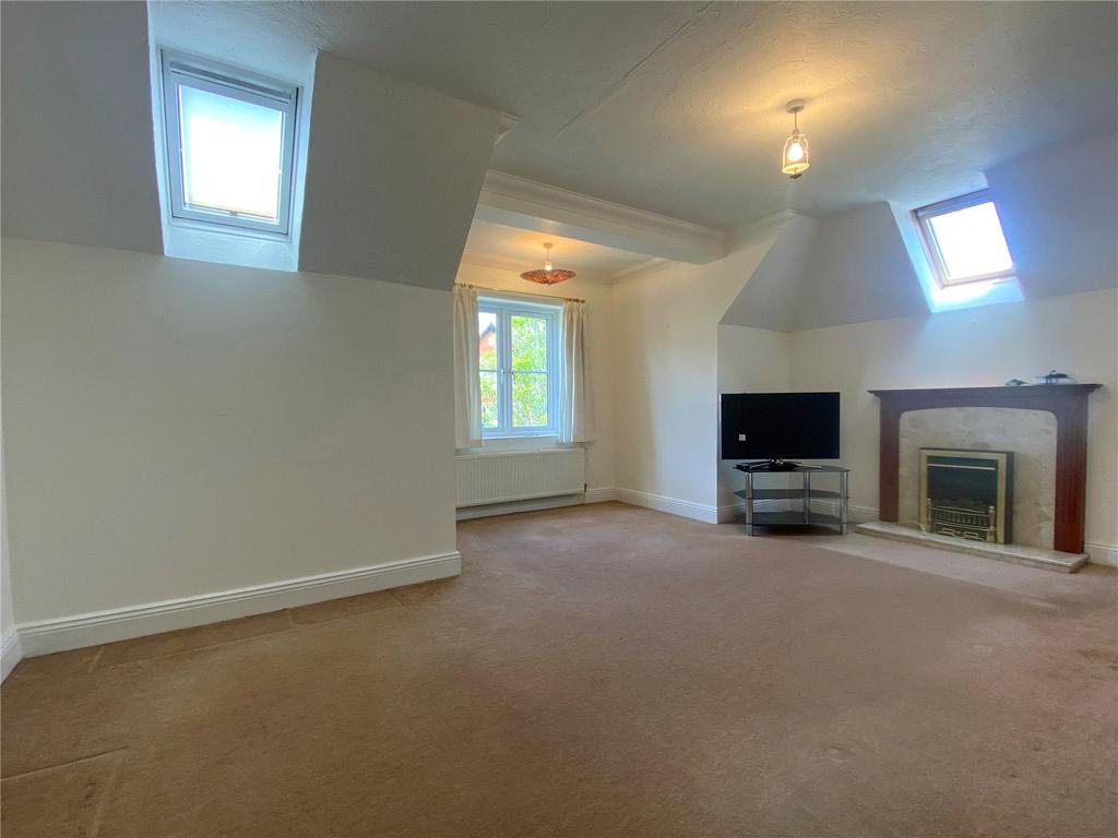 Sitting/Dining Room