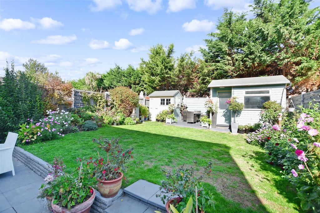 Knockholt Road, Cliftonville, Margate, Kent 3 bed semidetached house