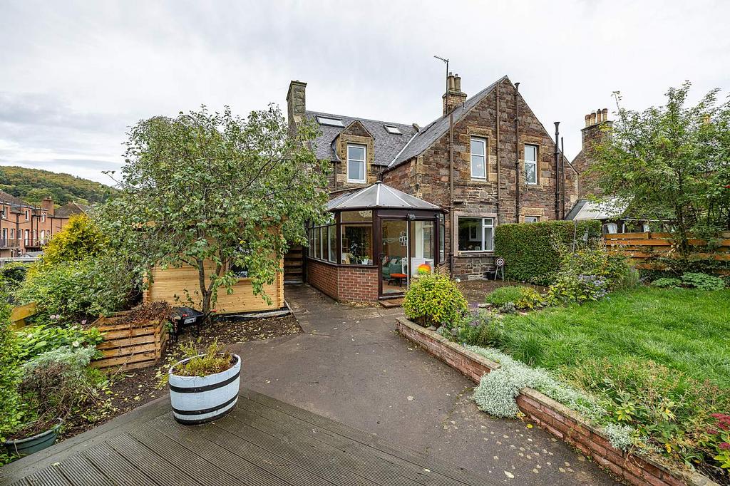Larchwood, Waitknowe Terrace... 3 bed semidetached house £290,000