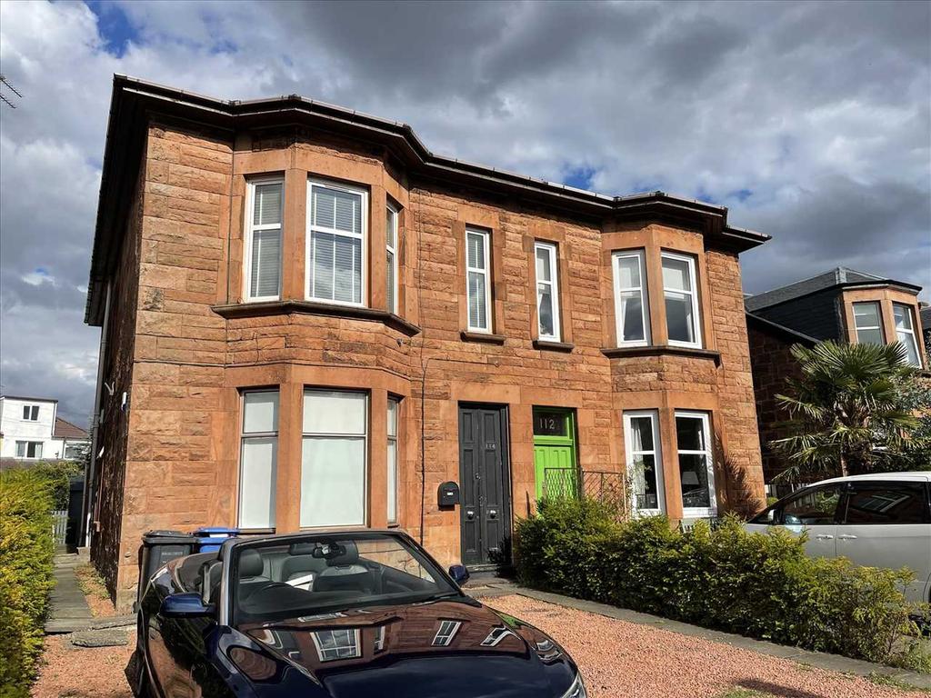 Kylepark Drive, Uddingston, Glasgow 2 bed flat £1,250 pcm (£288 pw)