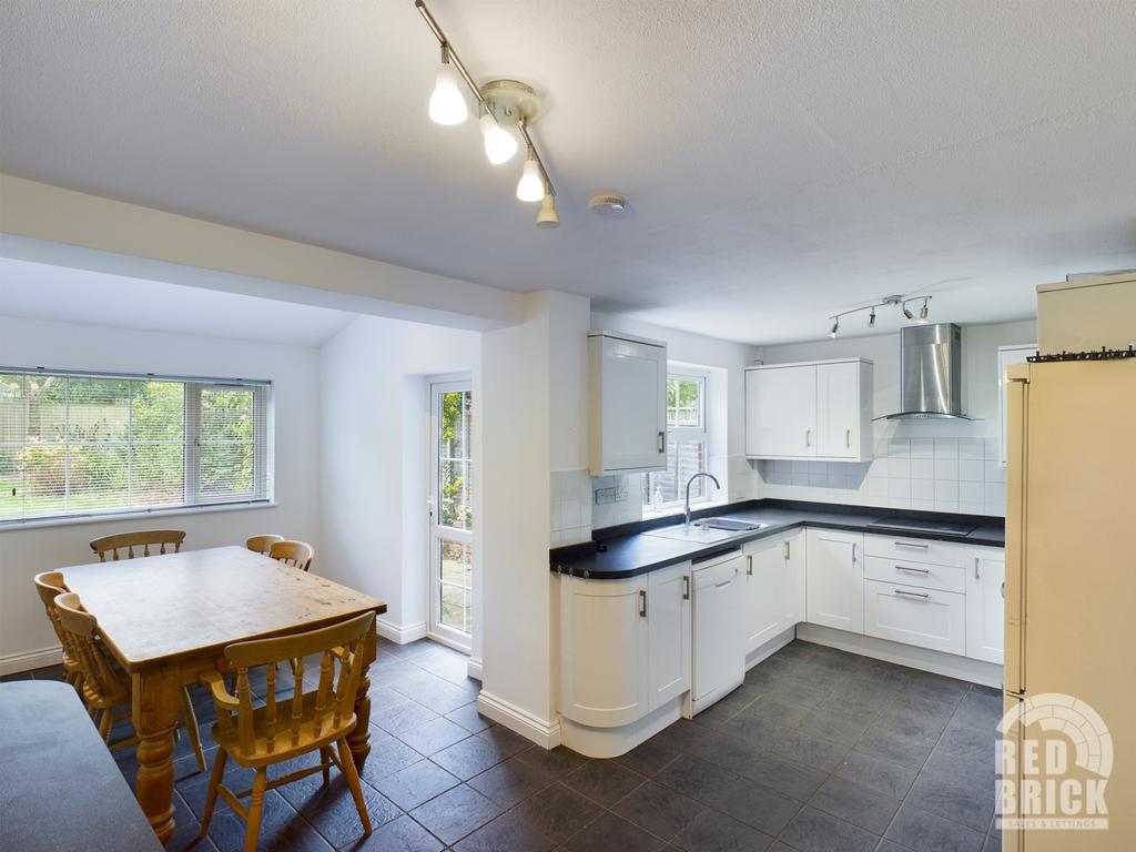 Trehern Close, Knowle, Solihull, B93 4 bed detached house £1,895 pcm