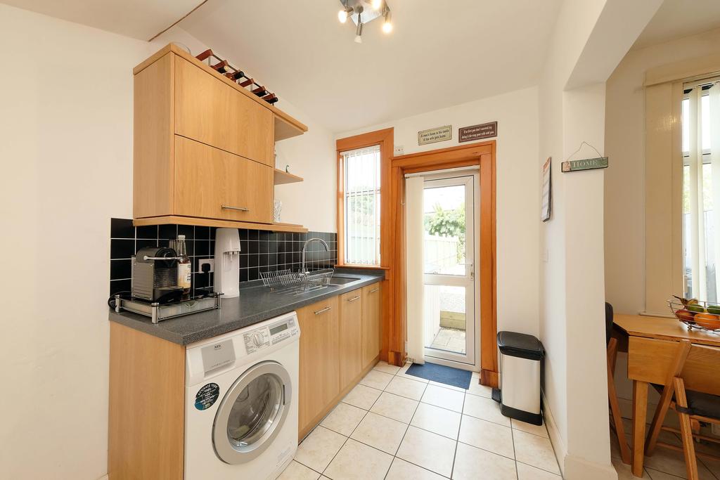 15/1 Telford Drive, Edinburgh, EH4 2NQ 3 bed terraced house £165,000