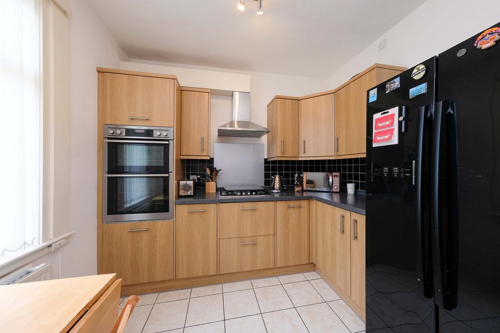15/1 Telford Drive, Edinburgh, EH4 2NQ 3 bed terraced house £165,000