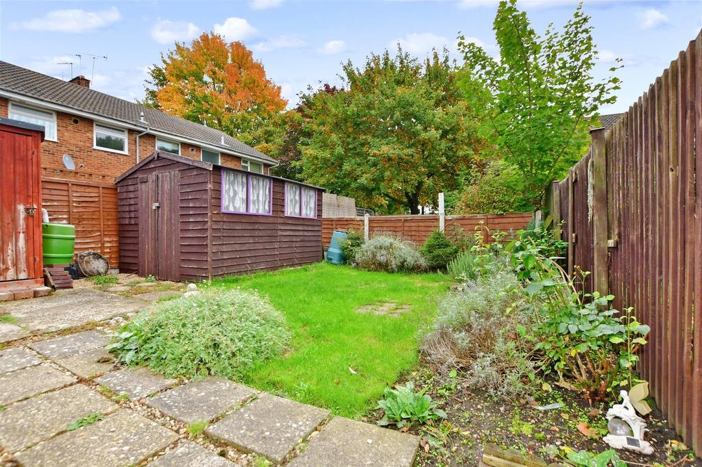 Northfleet Close, Maidstone, Kent 2 bed for sale £240,000