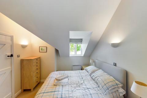3 bedroom terraced house for sale - 19 Mill Village, GL7 6BG