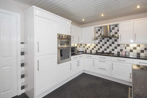 39 Fairways, Stewarton, Kilmarnock, KA3 5DA