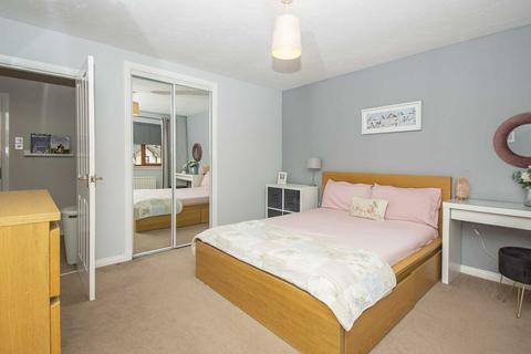 39 Fairways, Stewarton, Kilmarnock, KA3 5DA
