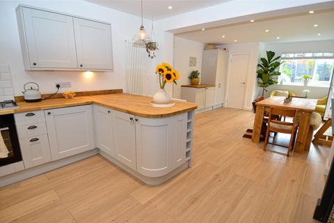 16 Appian Close, Birmingham, B14 6DS