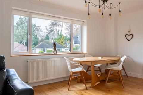 12 Paddock Way, Oxted, RH8 0LG