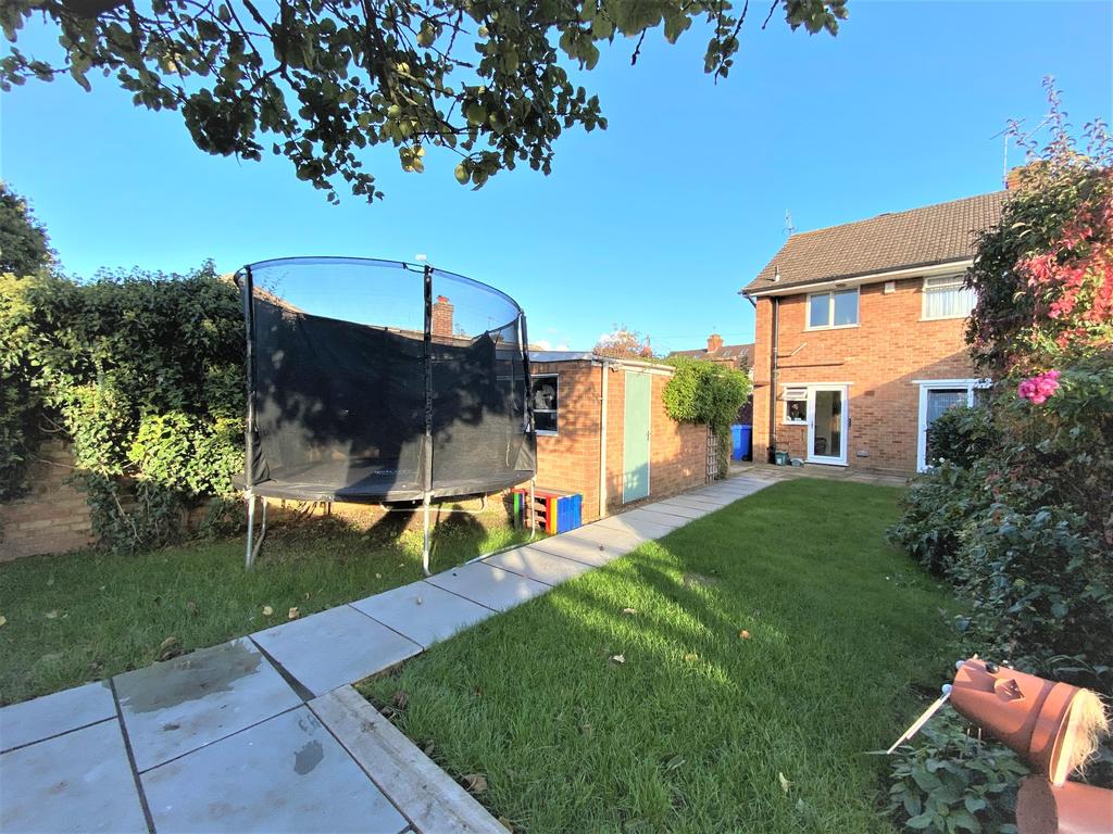 HORSELL 3 bed semidetached house £585,000