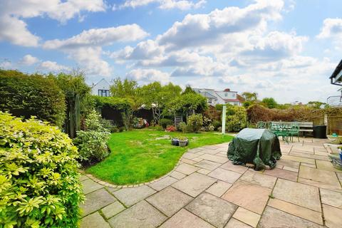 19 Belfairs Drive, Leigh-on-sea, SS9 3AA