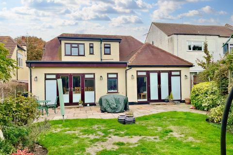 19 Belfairs Drive, Leigh-on-sea, SS9 3AA