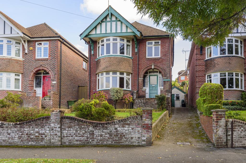 Glenfield Avenue, Bitterne, Southampton, Hampshire, SO18 3 bed detached