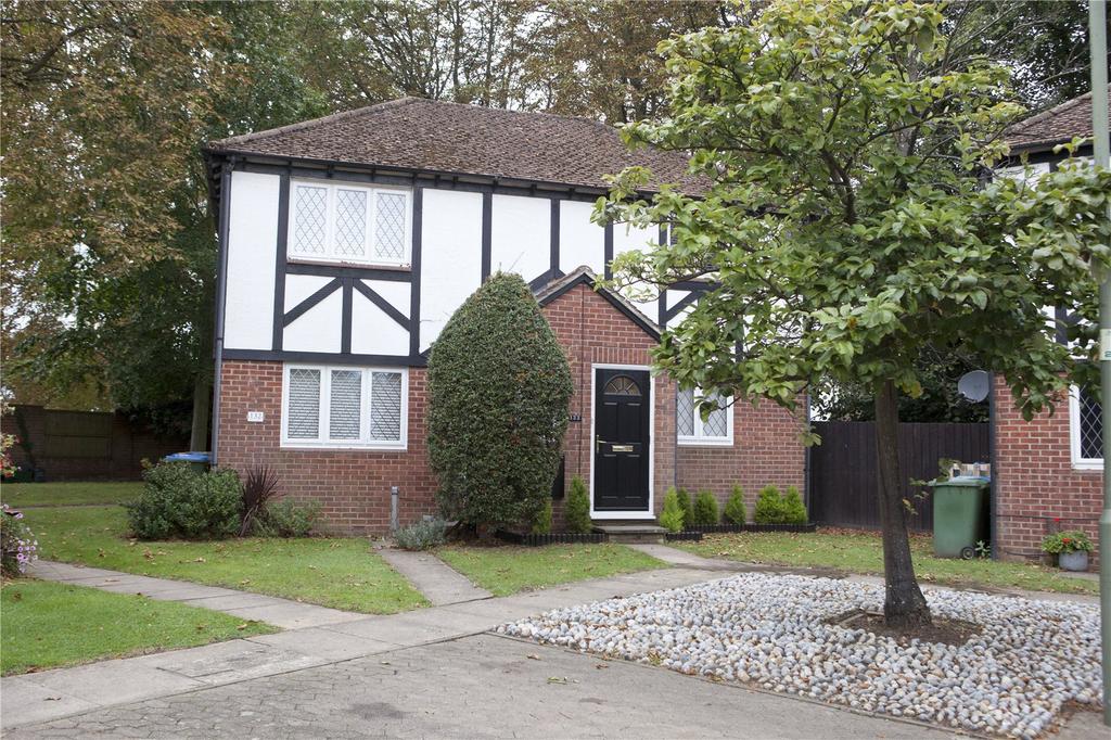 Kings Chase, East Molesey, Surrey, KT8 2 bed for sale £375,000