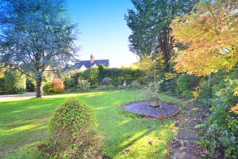 Englefield Bridge Road, Cranleigh, GU6 7HH