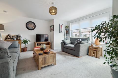 2/1, 2 Craig Terrace, Glasgow, G44 3AD