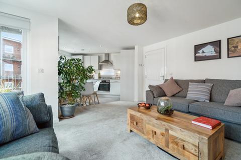 2/1, 2 Craig Terrace, Glasgow, G44 3AD