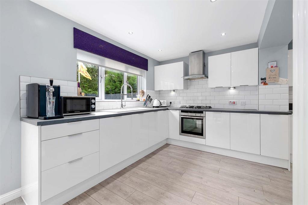 Kitchen/Dining Area