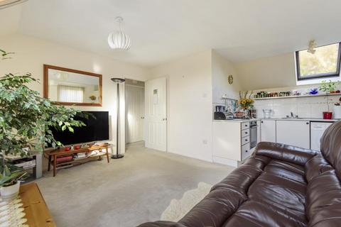 7 Campden Close, Witney, OX28 5YH