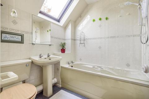 7 Campden Close, Witney, OX28 5YH