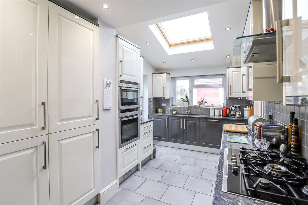 Hammers Gate, St. Albans... 4 bed semidetached house £800,000