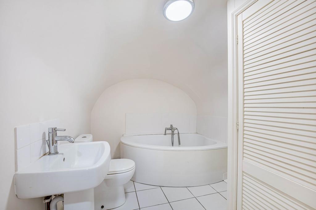 Moveli-92 C warwick way-9.jpg
