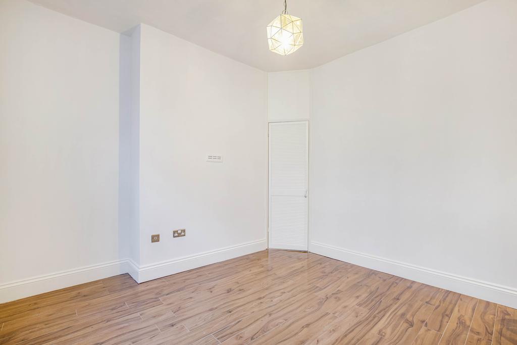 Moveli-92 C warwick way-10.jpg
