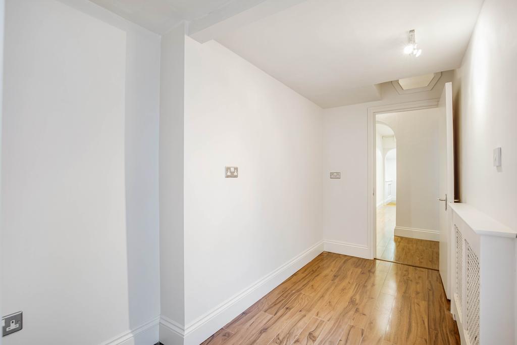 Moveli-92 C warwick way-11.jpg