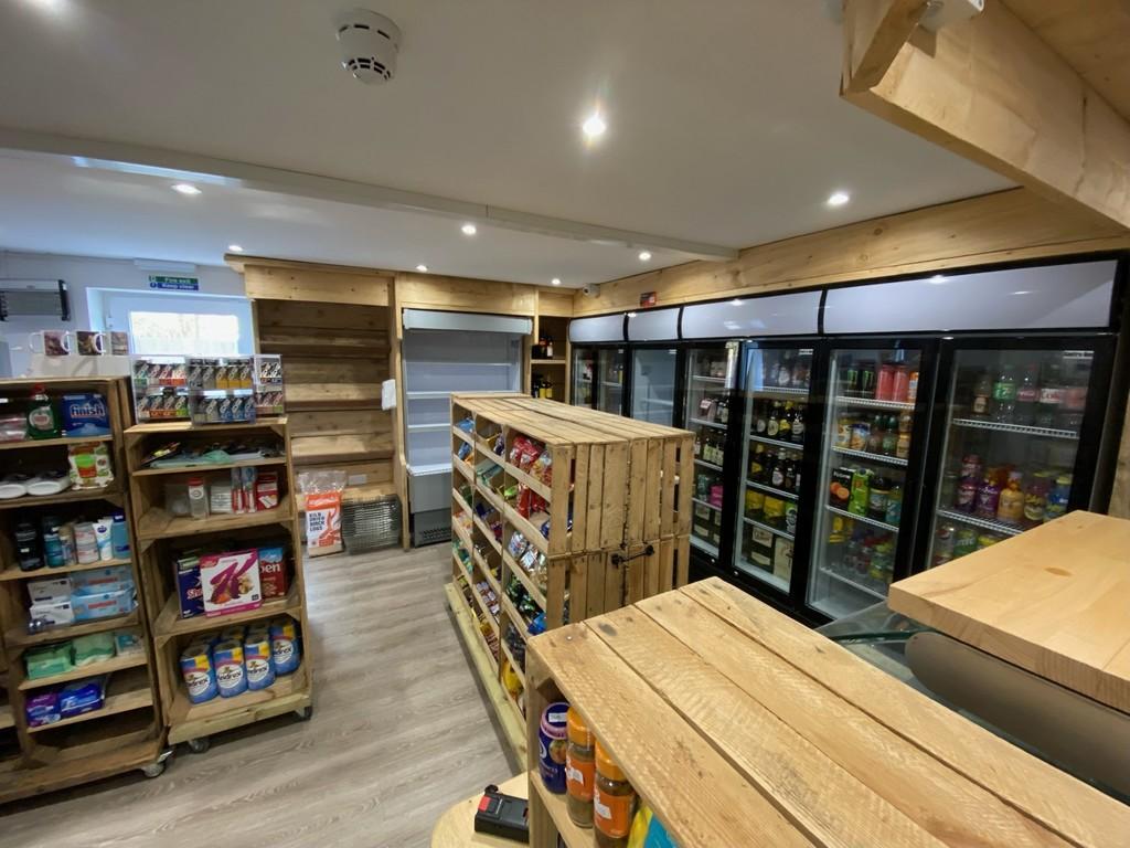 Vicar Lane, Eastrington Retail property (out of town) £867 pcm (£200 pw)
