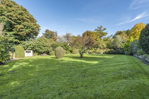 8 Higher Drive, Banstead, SM7 1PF