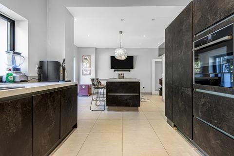 8 Higher Drive, Banstead, SM7 1PF