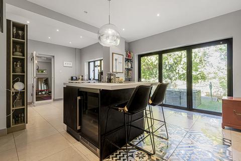 8 Higher Drive, Banstead, SM7 1PF