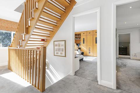 8 Higher Drive, Banstead, SM7 1PF