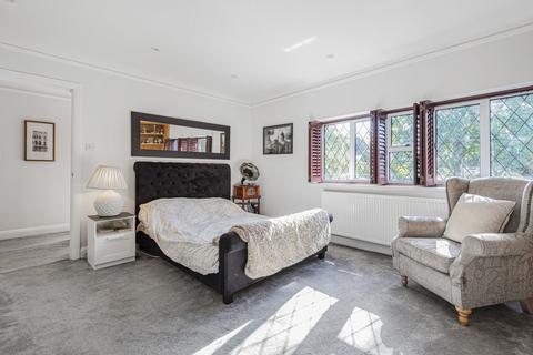 8 Higher Drive, Banstead, SM7 1PF