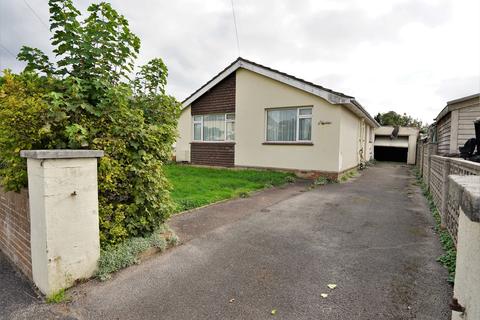 3 bedroom detached bungalow for sale - Linda Road, Fawley