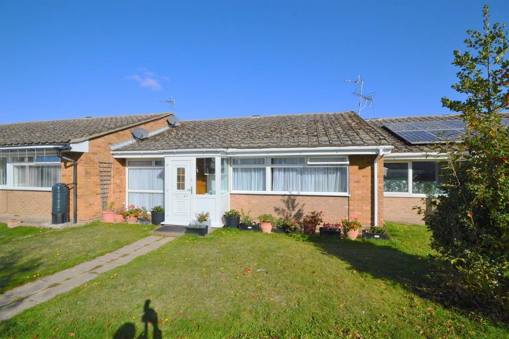 Broom Knoll, East Bergholt... 3 bed terraced bungalow £270,000
