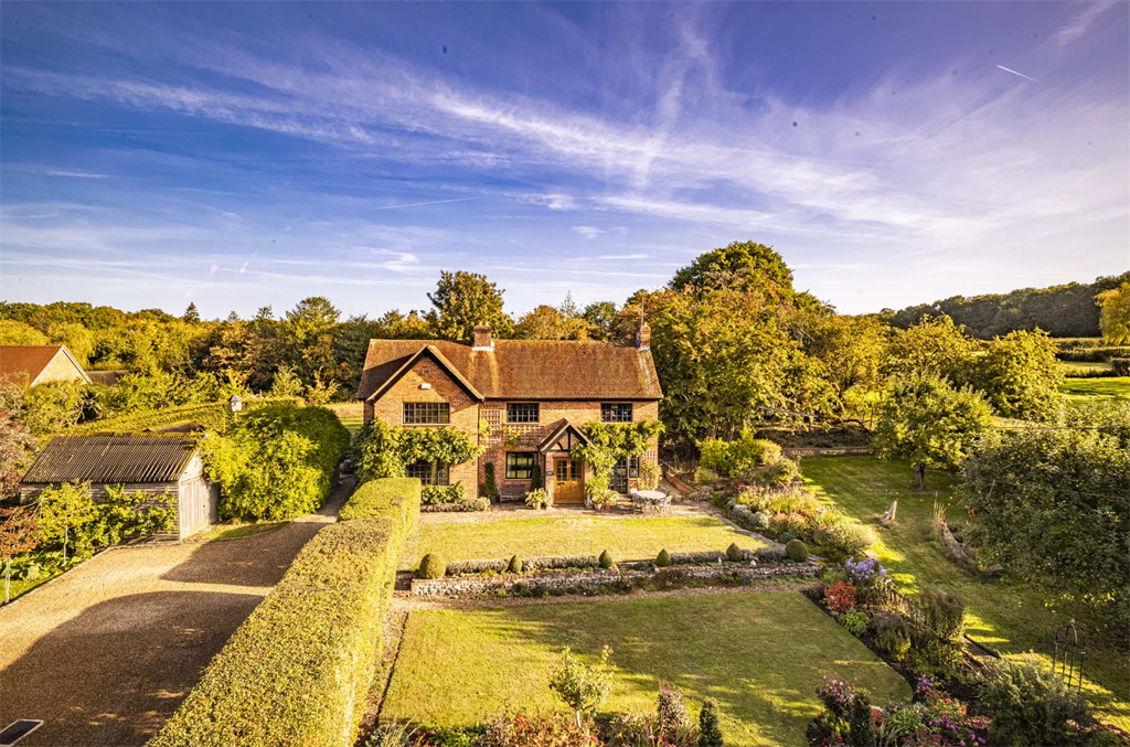 Rifleman Cottage, Goring Heath, RG8 4 bed detached house - £1,595,000