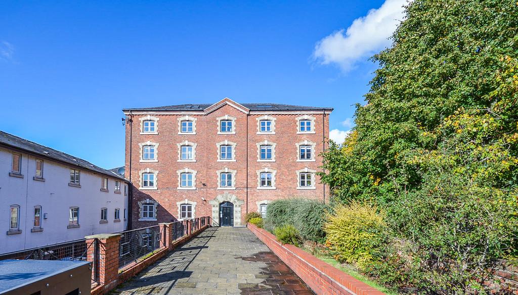 Bollington Mill, Little Bollington 3 bed apartment £1,700 pcm (£392 pw)