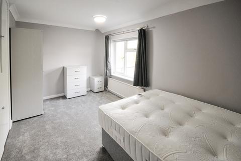 1 bedroom in a house share to rent - Room 6, 86 Arbury Road
