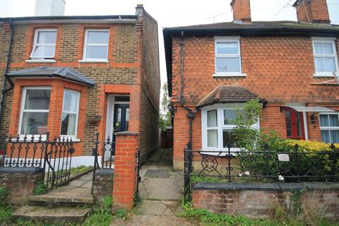 2 bedroom end of terrace house to rent, BYRON PLACE, LEATHERHEAD, KT22