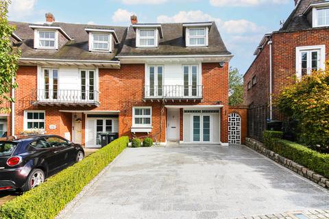 4 bedroom end of terrace house for sale - Theydon Grove, Epping