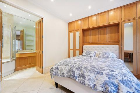 3 bedroom flat to rent, Moreton Terrace Mews South, London, SW1V