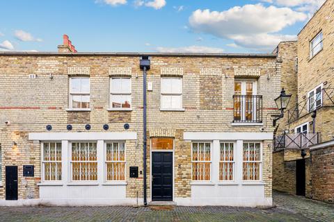 3 bedroom flat to rent, Moreton Terrace Mews South, London, SW1V