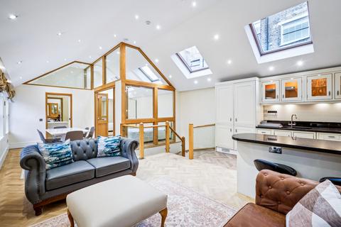 3 bedroom flat to rent, Moreton Terrace Mews South, London, SW1V